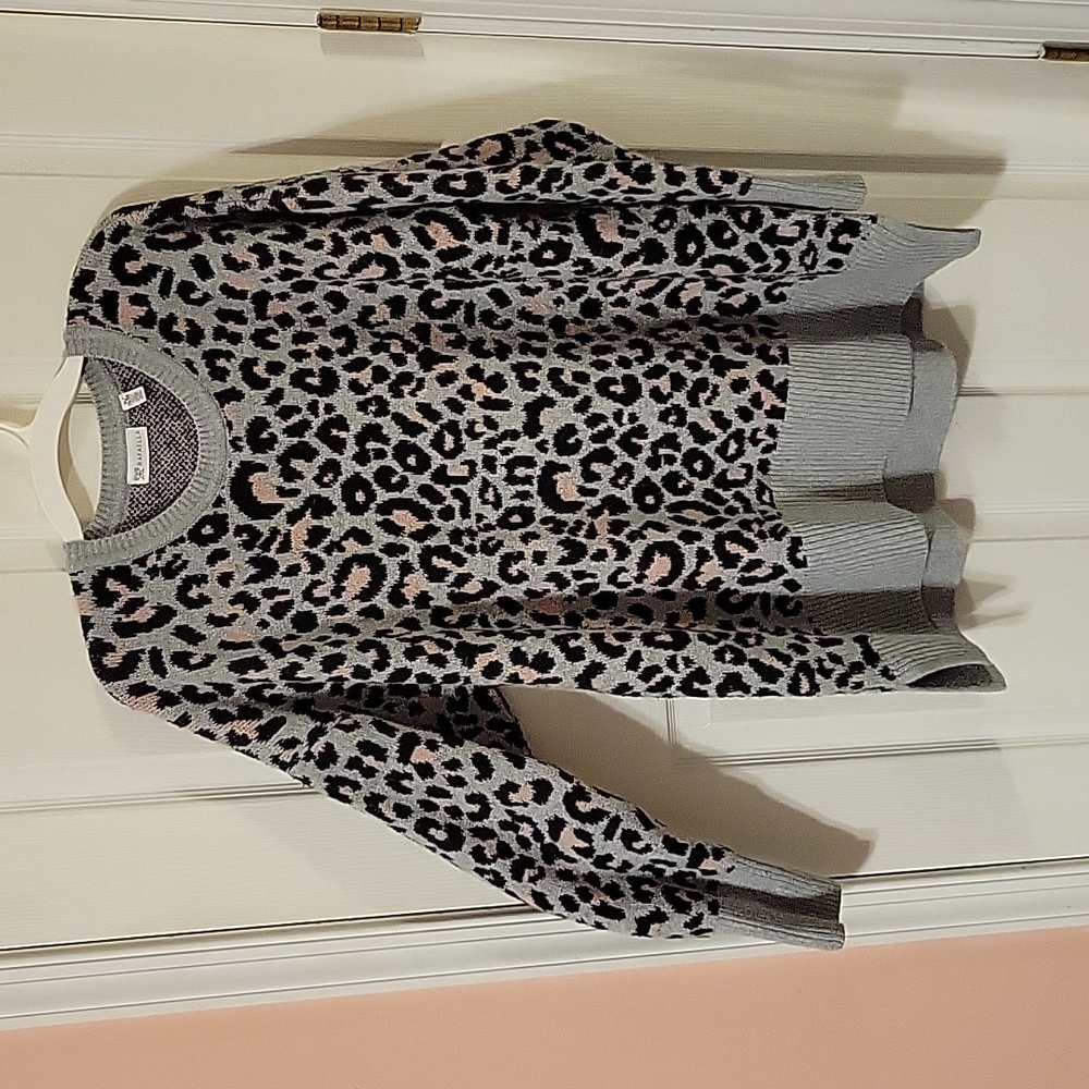 Gray with pink and black leopard print cozy pull over sweater size XL